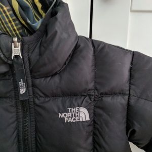 2T The North Face black puffy jacket